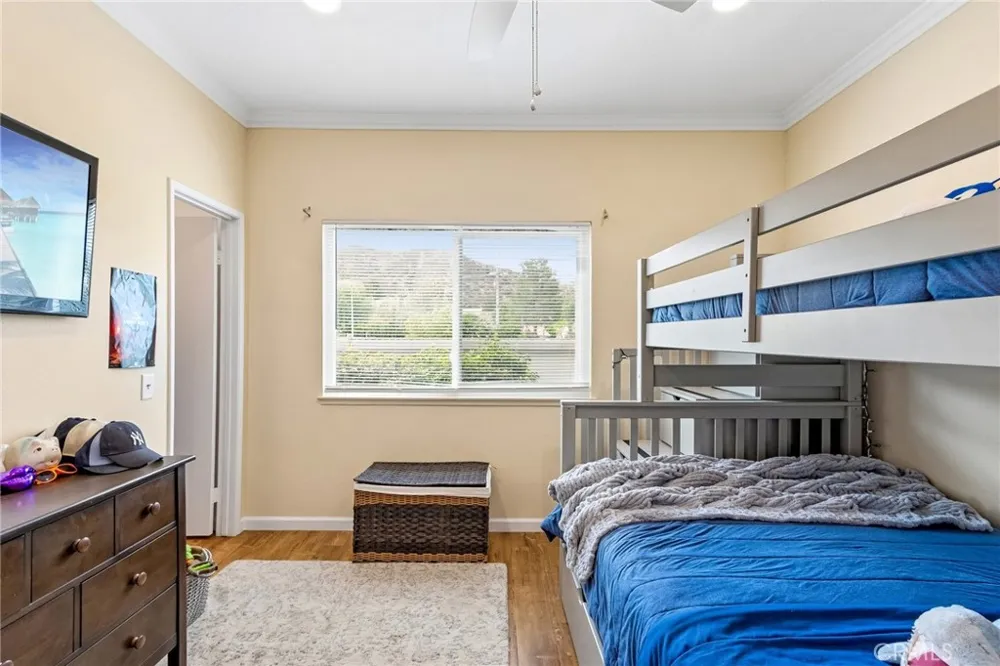 27612 Susan Beth Way #C Saugus, CA 91350