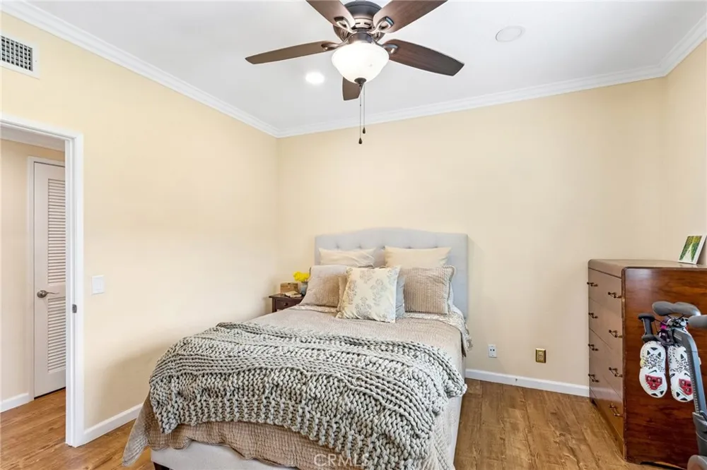 27612 Susan Beth Way #C Saugus, CA 91350