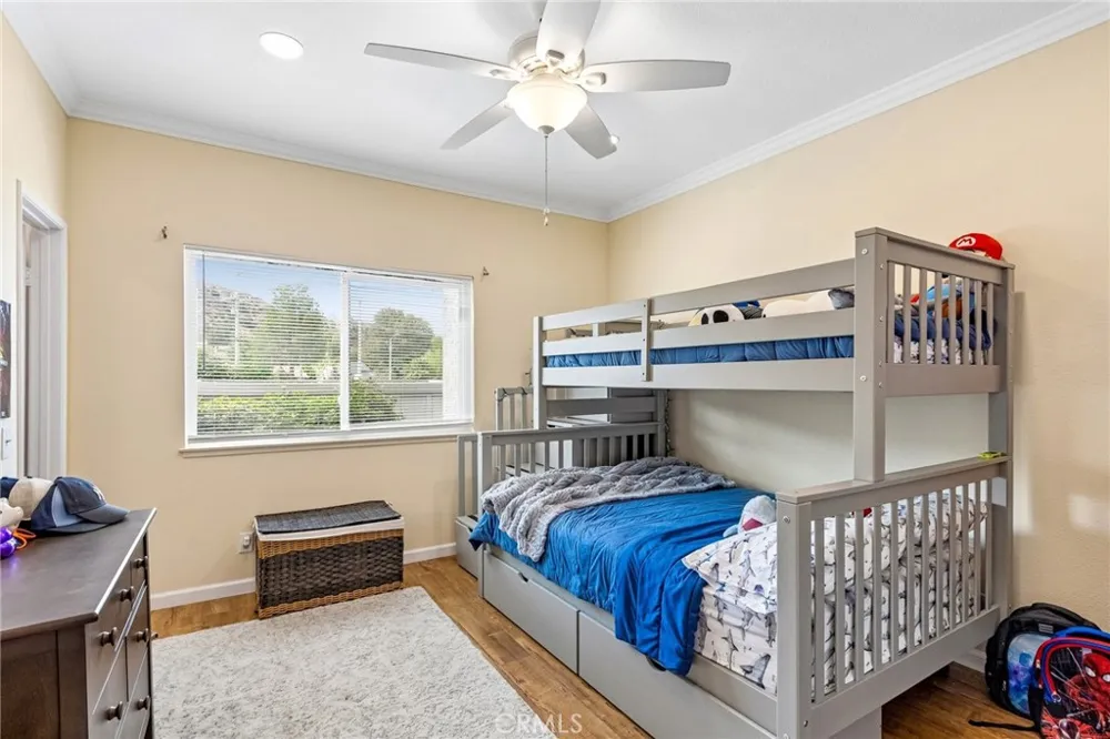 27612 Susan Beth Way #C Saugus, CA 91350