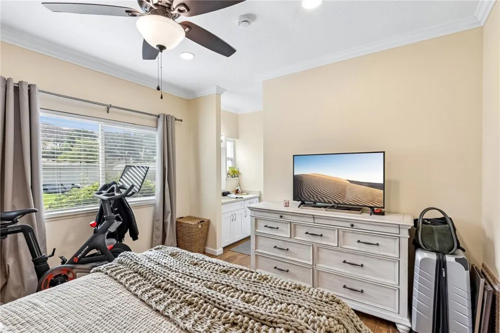 27612 Susan Beth Way #C Saugus, CA 91350