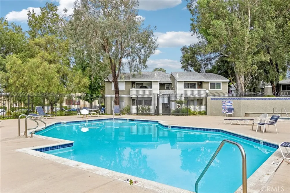 27612 Susan Beth Way #C Saugus, CA 91350