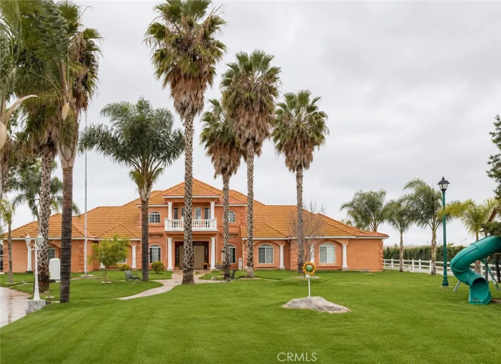 9886 S Mckinley Avenue French Camp, CA 95231