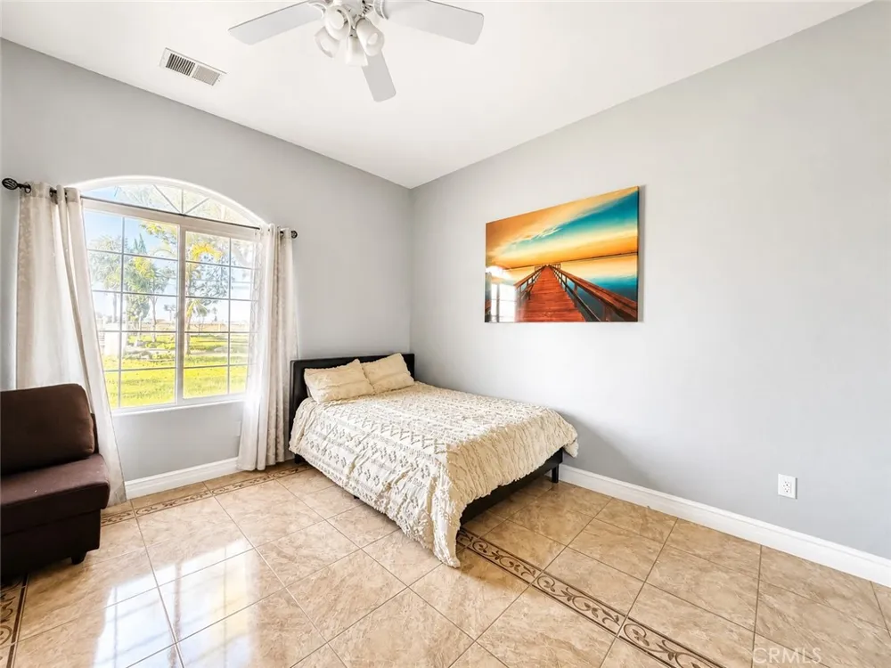 9886 S Mckinley Avenue French Camp, CA 95231