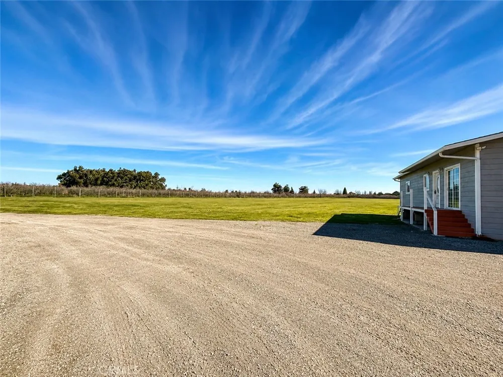 9886 S Mckinley Avenue French Camp, CA 95231