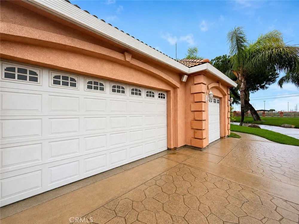9886 S Mckinley Avenue French Camp, CA 95231