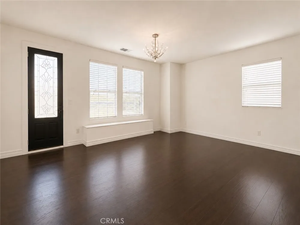 9886 S Mckinley Avenue French Camp, CA 95231