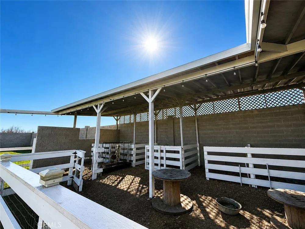 9886 S Mckinley Avenue French Camp, CA 95231