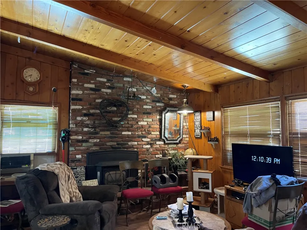 6525 Lakeview Drive Frazier Park, CA 93225