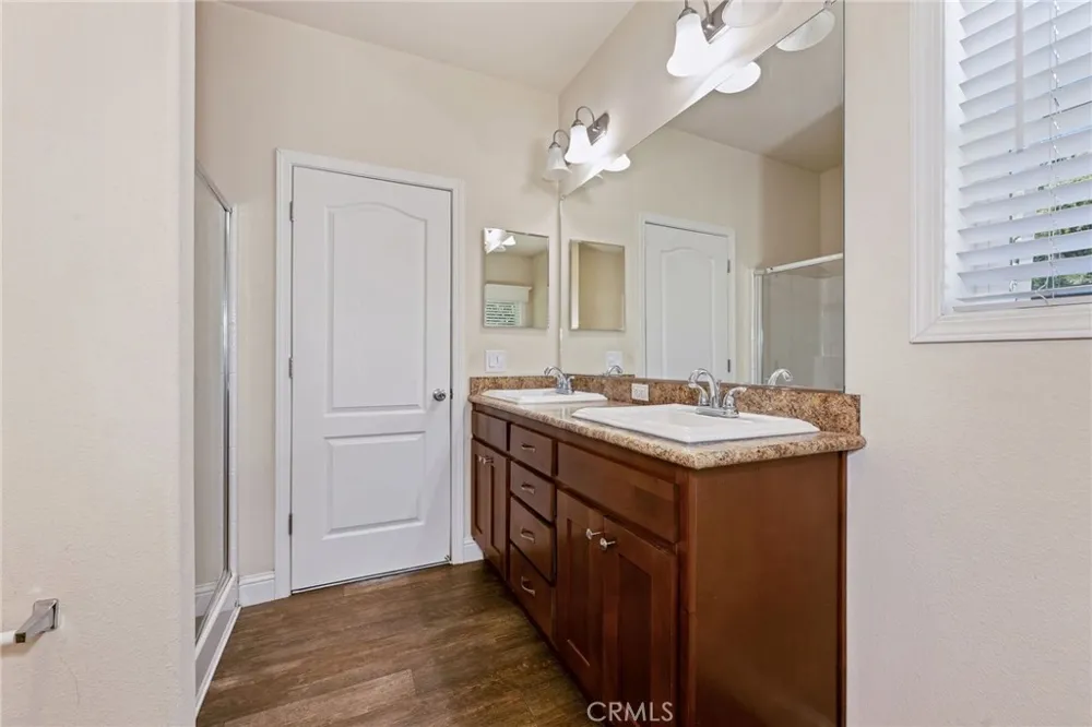 235 Los Robles Avenue Hamilton City, CA 95951