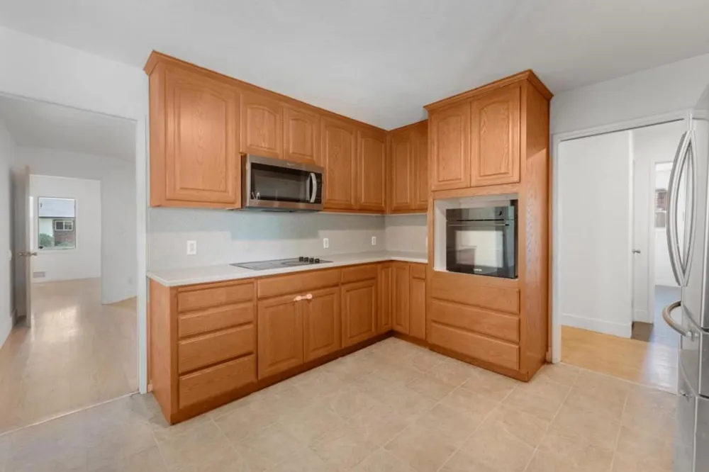 2704 Westchester Lane Modesto, CA 95350