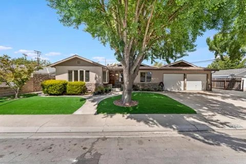 2704 Westchester Lane