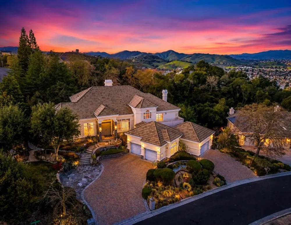 8451 Goldenrod Circle Gilroy, CA 95020