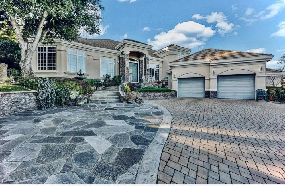 8451 Goldenrod Circle Gilroy, CA 95020