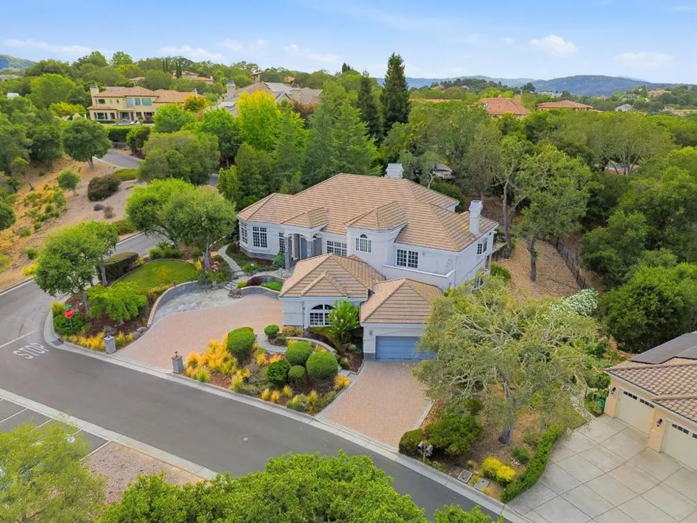 8451 Goldenrod Circle Gilroy, CA 95020