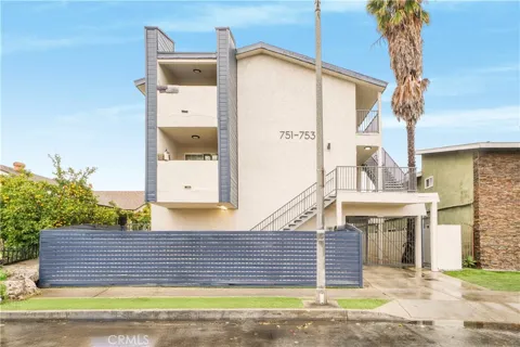 753 Cerritos Avenue