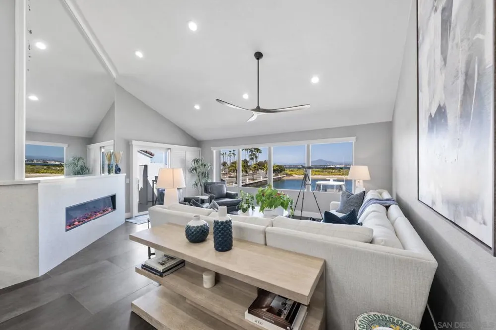 6 Kingston Coronado, CA 92118