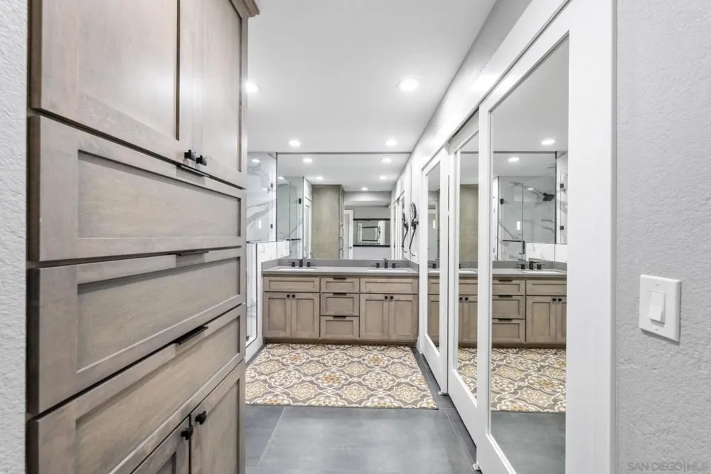 6 Kingston Coronado, CA 92118