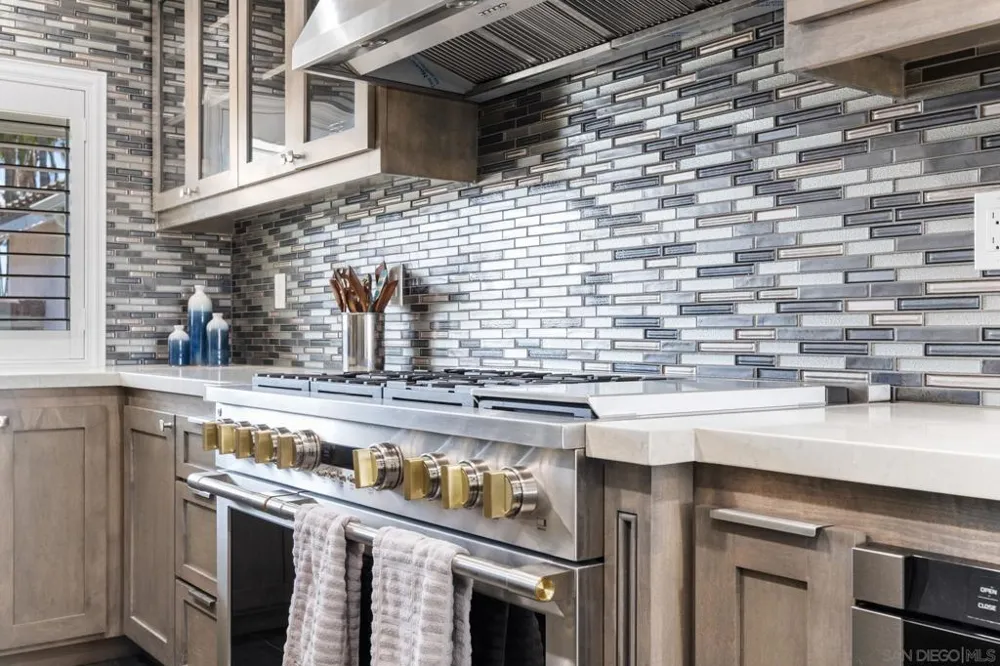 6 Kingston Coronado, CA 92118