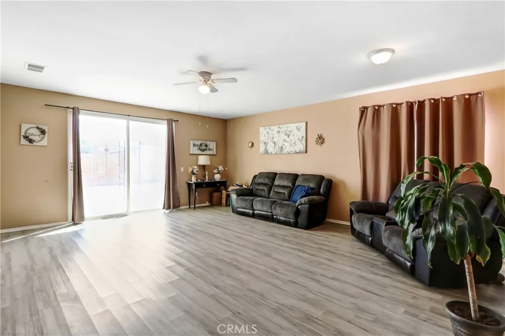 877 Peaceful Lane San Jacinto, CA 92582