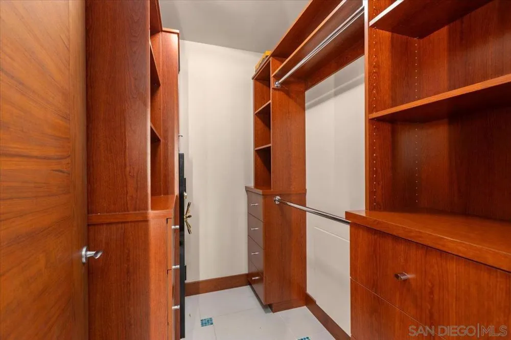 20391 Rancho Villa Ramona, CA 92065