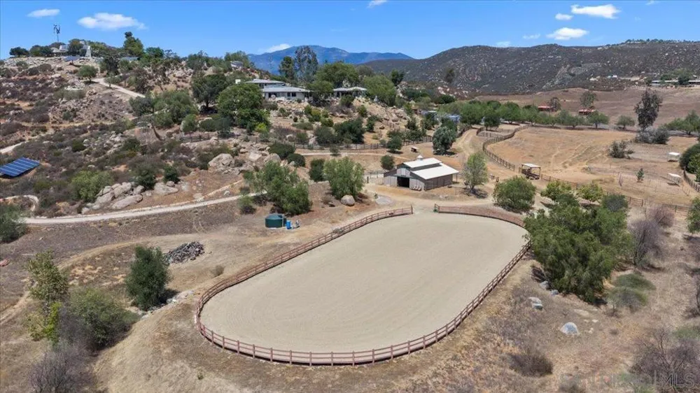 20391 Rancho Villa Ramona, CA 92065