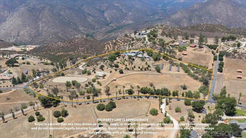20391 Rancho Villa Ramona, CA 92065