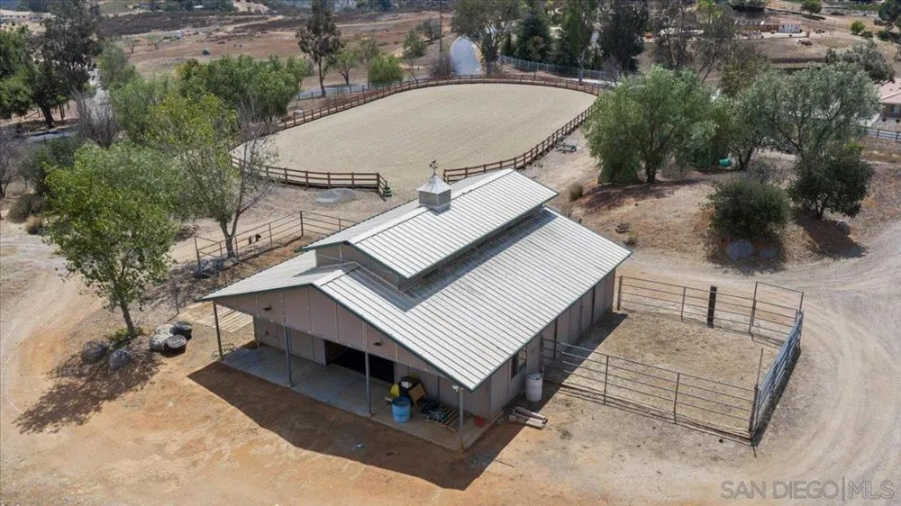 20391 Rancho Villa Ramona, CA 92065