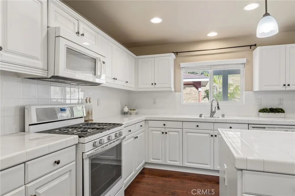46180 Via La Colorada Temecula, CA 92592