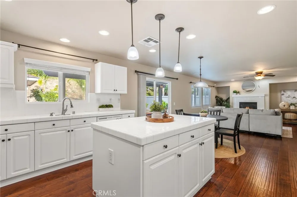 46180 Via La Colorada Temecula, CA 92592