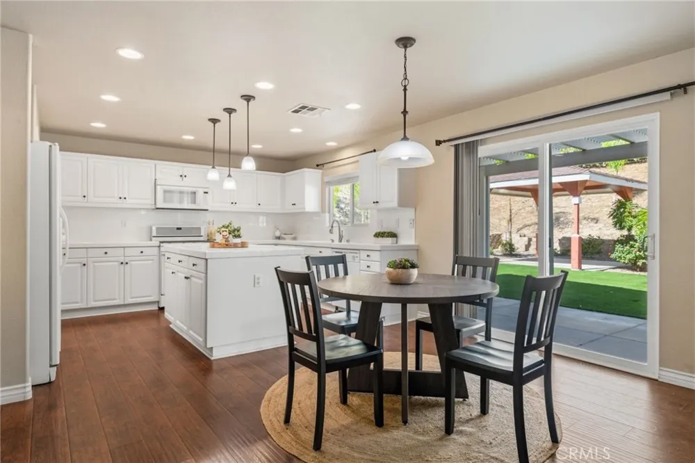 46180 Via La Colorada Temecula, CA 92592