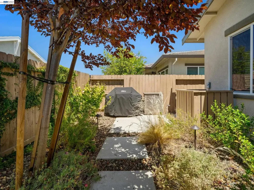 3001 Compass Ln Roseville, CA 95747