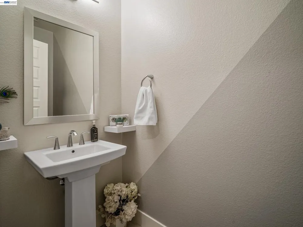 3001 Compass Ln Roseville, CA 95747