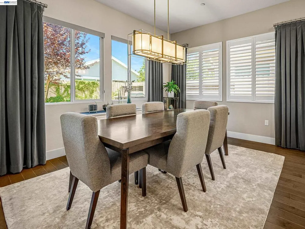 3001 Compass Ln Roseville, CA 95747
