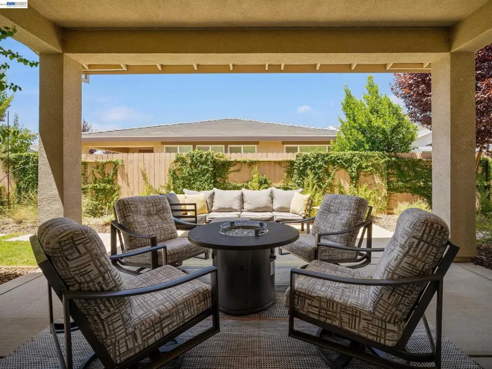 3001 Compass Ln Roseville, CA 95747
