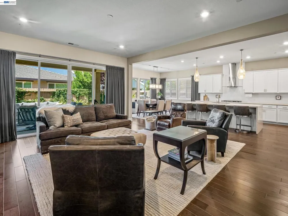 3001 Compass Ln Roseville, CA 95747