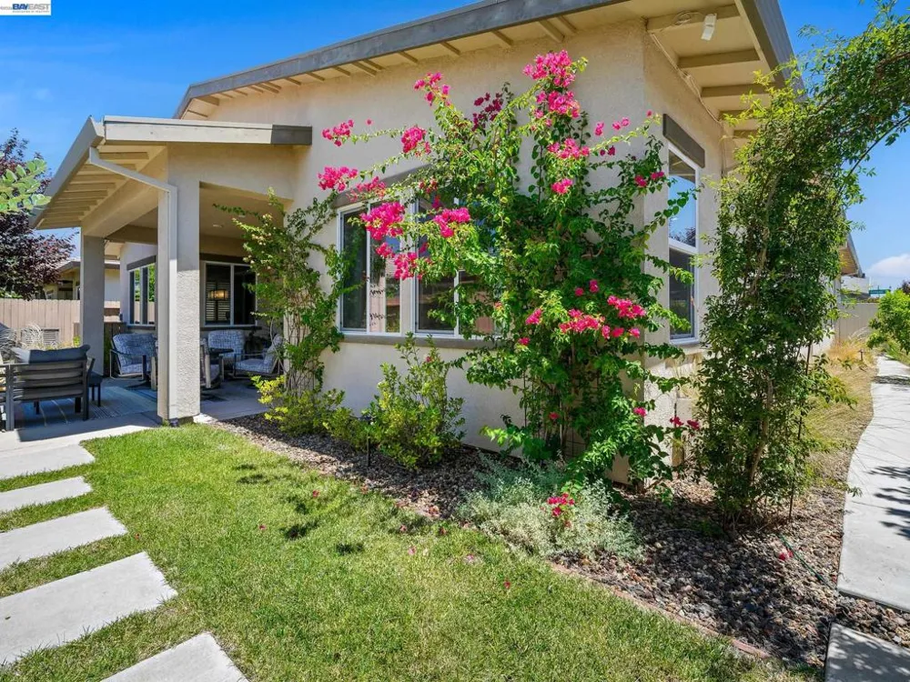 3001 Compass Ln Roseville, CA 95747