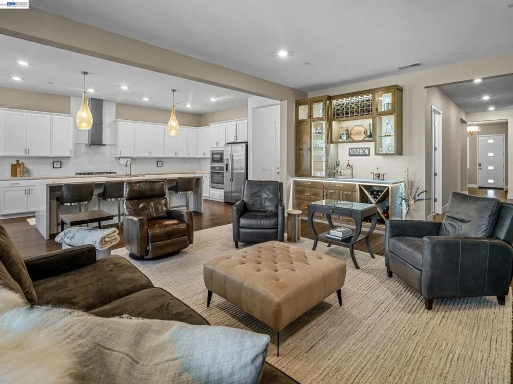 3001 Compass Ln Roseville, CA 95747