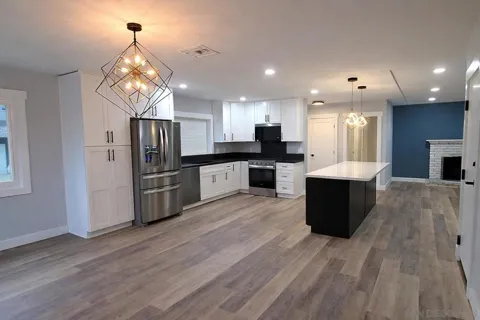 3006 Yonge St