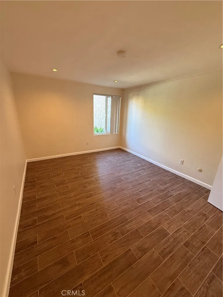 1000 W Macarthur Santa Ana, CA 92707