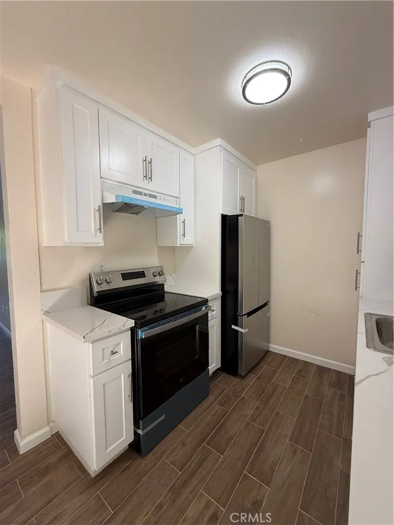1000 W Macarthur Santa Ana, CA 92707