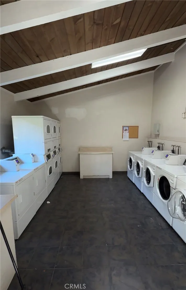 1000 W Macarthur Santa Ana, CA 92707