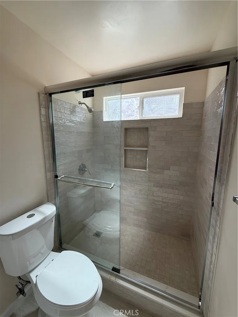 1000 W Macarthur Santa Ana, CA 92707