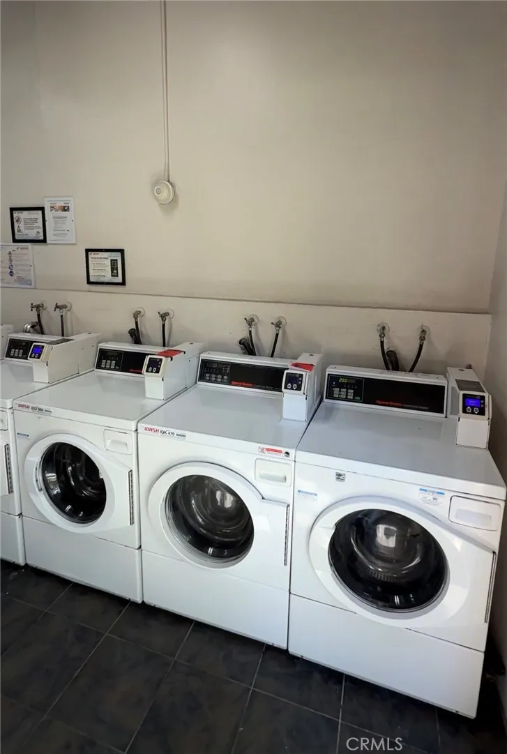 1000 W Macarthur Santa Ana, CA 92707