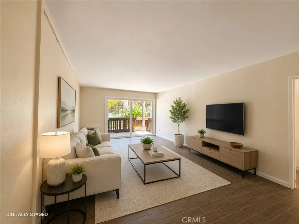 1000 W Macarthur Santa Ana, CA 92707