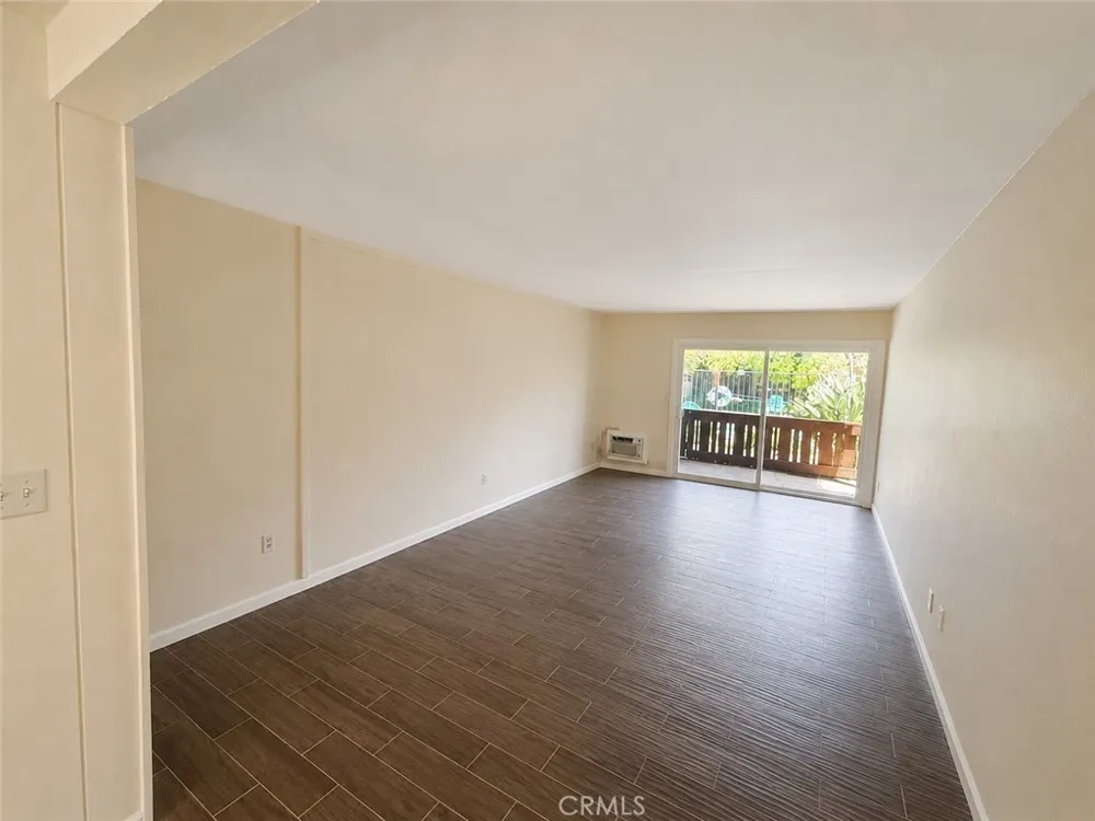 1000 W Macarthur Santa Ana, CA 92707