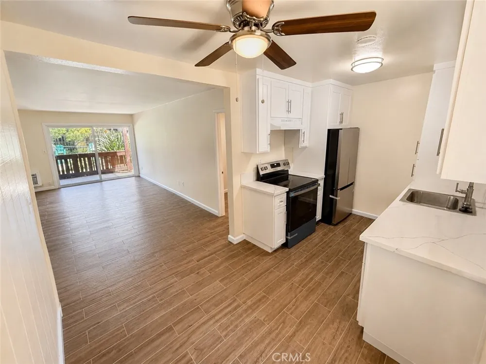 1000 W Macarthur Santa Ana, CA 92707