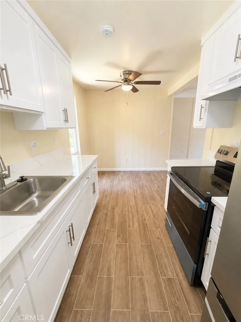 1000 W Macarthur Santa Ana, CA 92707