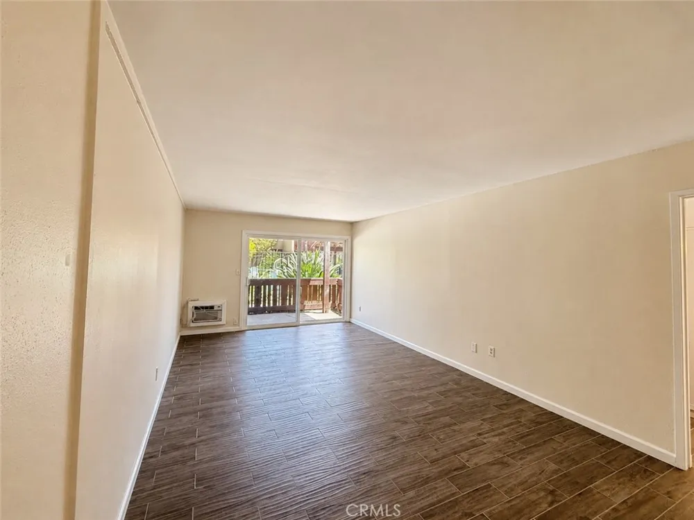 1000 W Macarthur Santa Ana, CA 92707