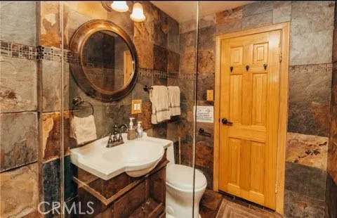 437 Victoria Lane Sugarloaf, CA 92386