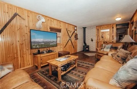 437 Victoria Lane Sugarloaf, CA 92386